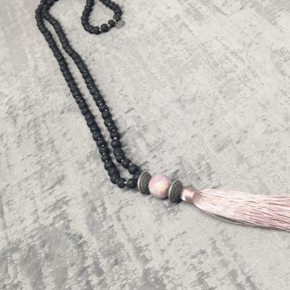 Collier Mala Rhodonite vue