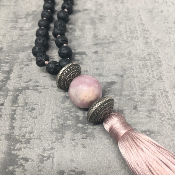 Collier Mala Rhodonite zoom