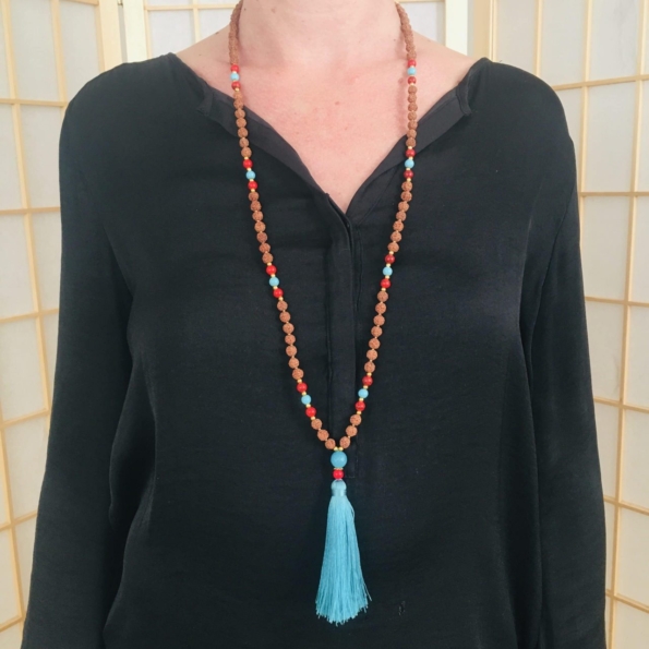 Collier Mala Magical Wild porté