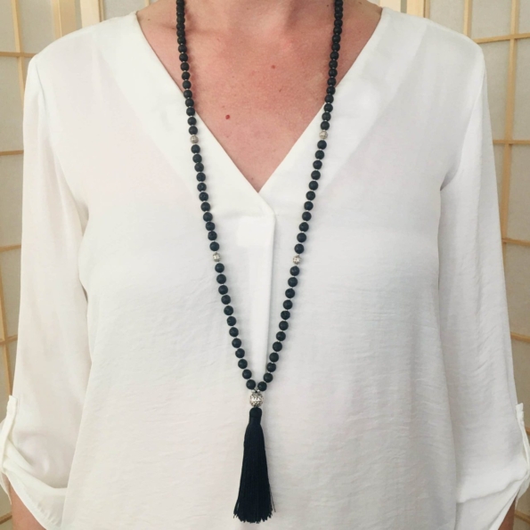 Collier Mala Maximus porté